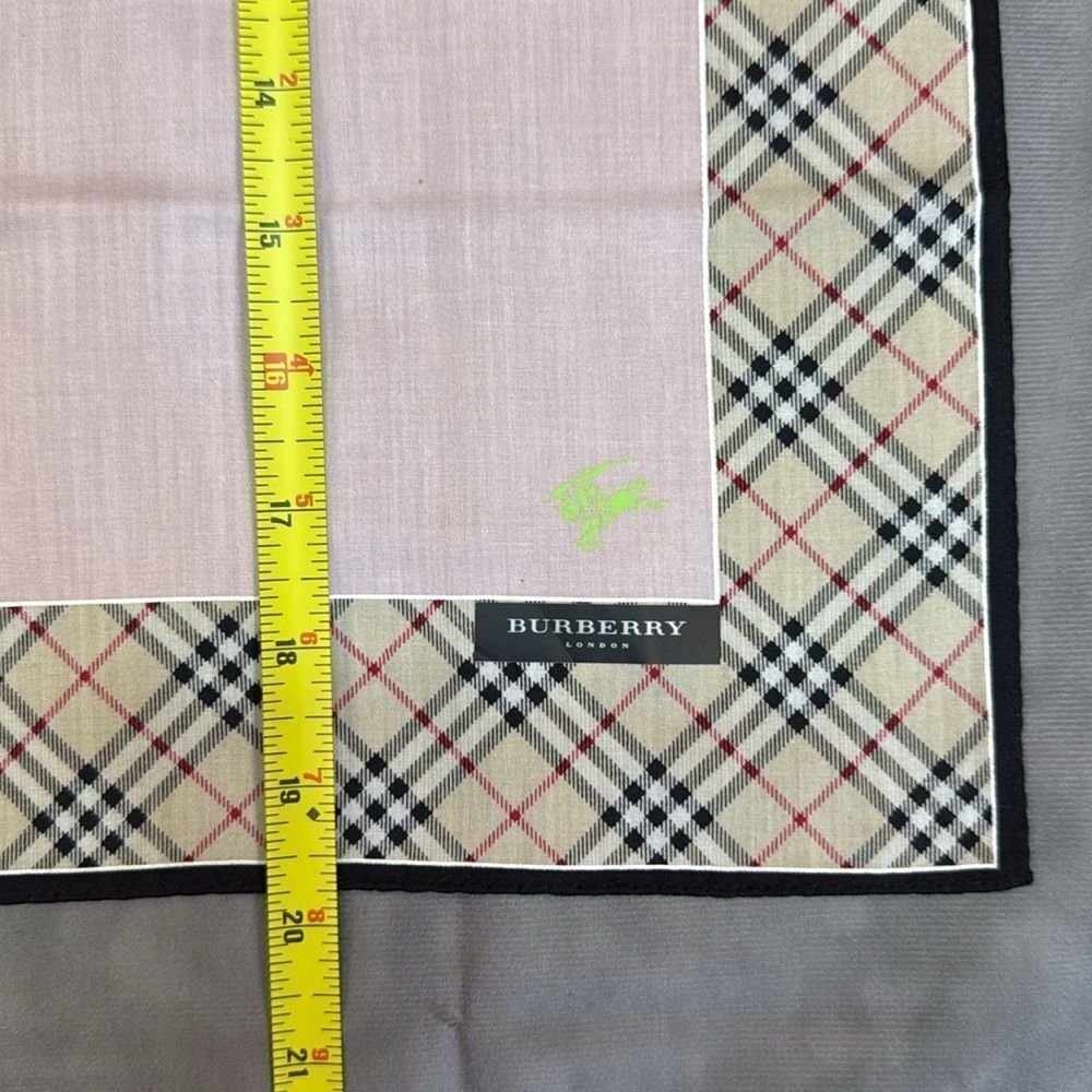 NWT Burberry Scarf - Picture 7 of 7